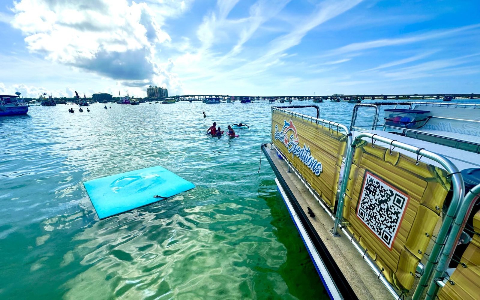 Destin/Ft. Walton: Dolphin Cruise & Crab Island Water Play